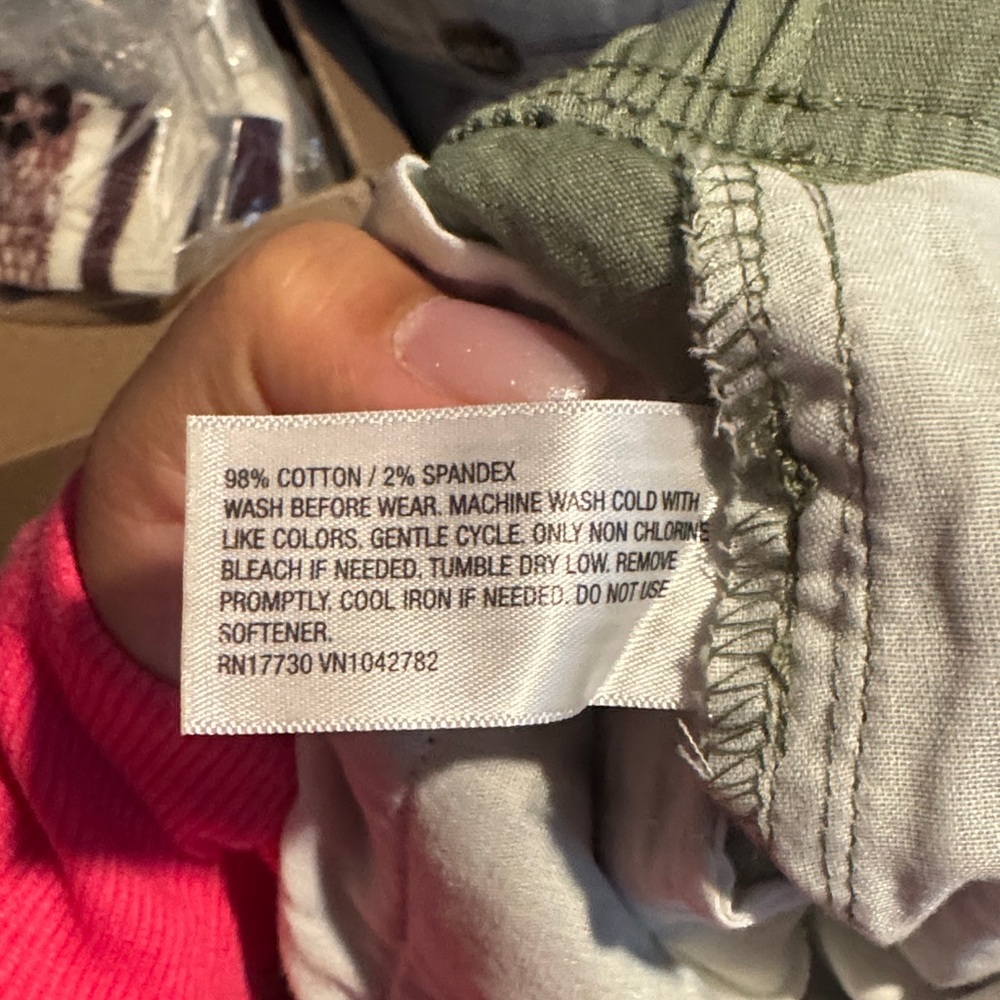 Size Small Art Class Kids Olive Cargo Shorts - Picture 5 of 5